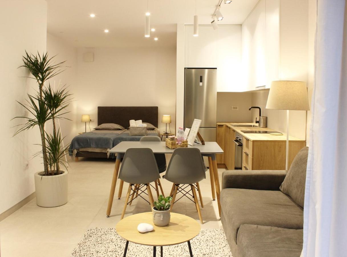 Collective Urban Villa In Тирана Экстерьер фото